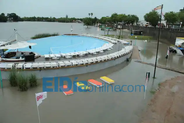 El río Gualeguaychú superó los 3.20 metros y en Salto Grande aumentan el caudal de agua