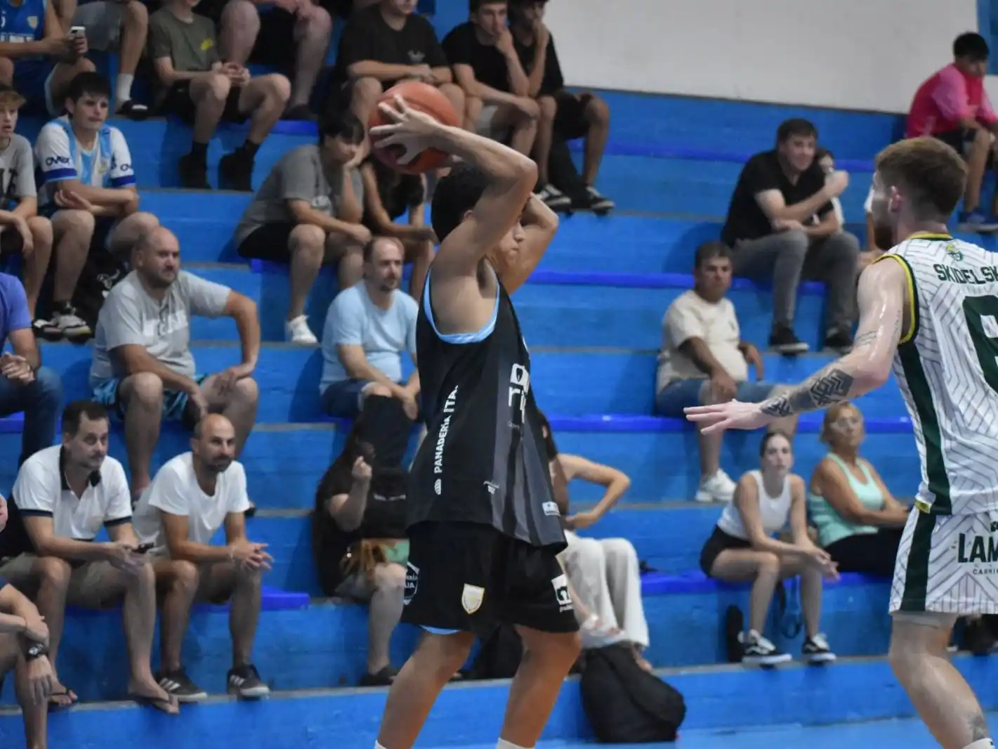 La Crema cayó 65 a 48 de local ante los Atlético Tostado. Foto: Prensa AR