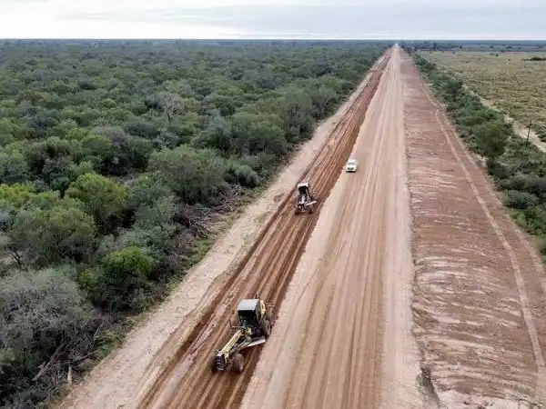 La DPV continúa ejecutando operativo de 
obras e infraestructura en toda la provincia