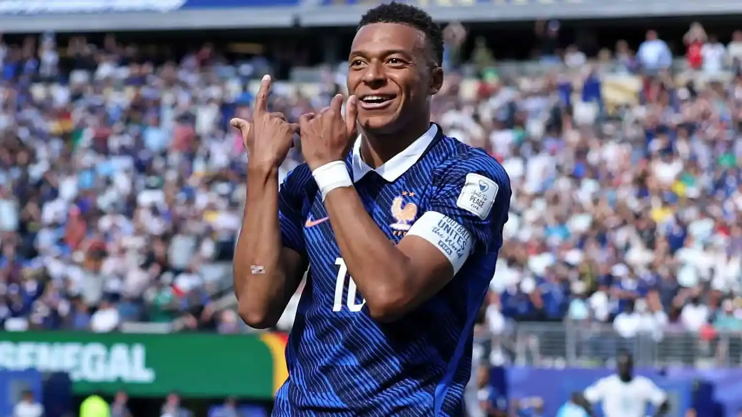Mbappé inició el Mundial con dos goles.