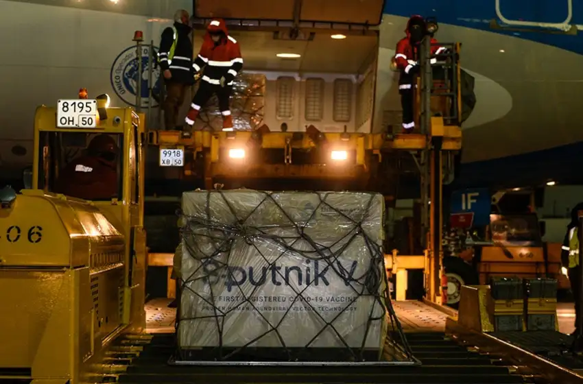 Partió de Moscú el avión de Aerolíneas Argentinas que transporta las vacunas Sputnik V