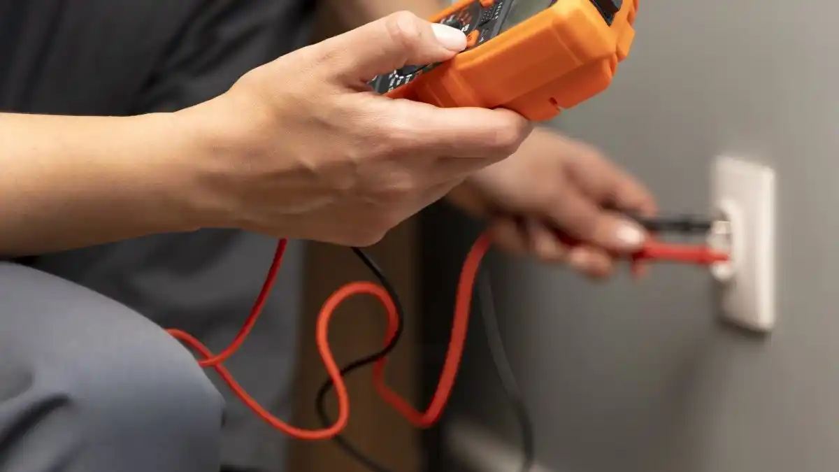 Realizarán una capacitación gratuita en electricidad domiciliaria básica