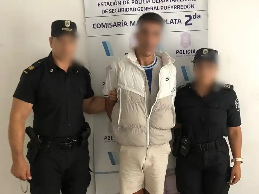 El sujeto fue demorado en pleno centro y en la requisa se encontraron los envoltorios con drogas.