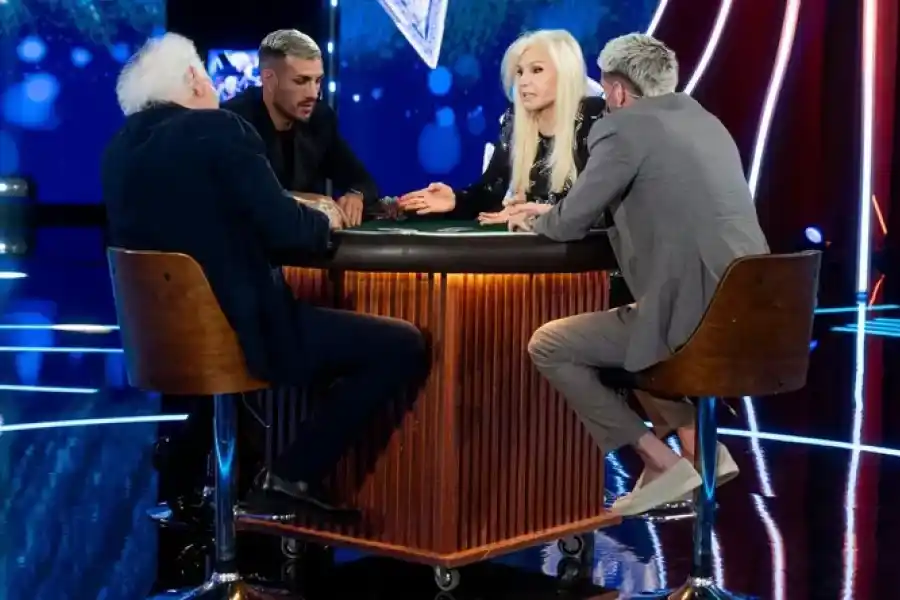 Partida de truco con los campeones y Guille Coppola, uno de los picos de rating del primer programa.