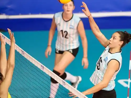 Las Panteritas no pudieron ante Brasil en su tercera presentación en el Mundial U19.Foto:Feva