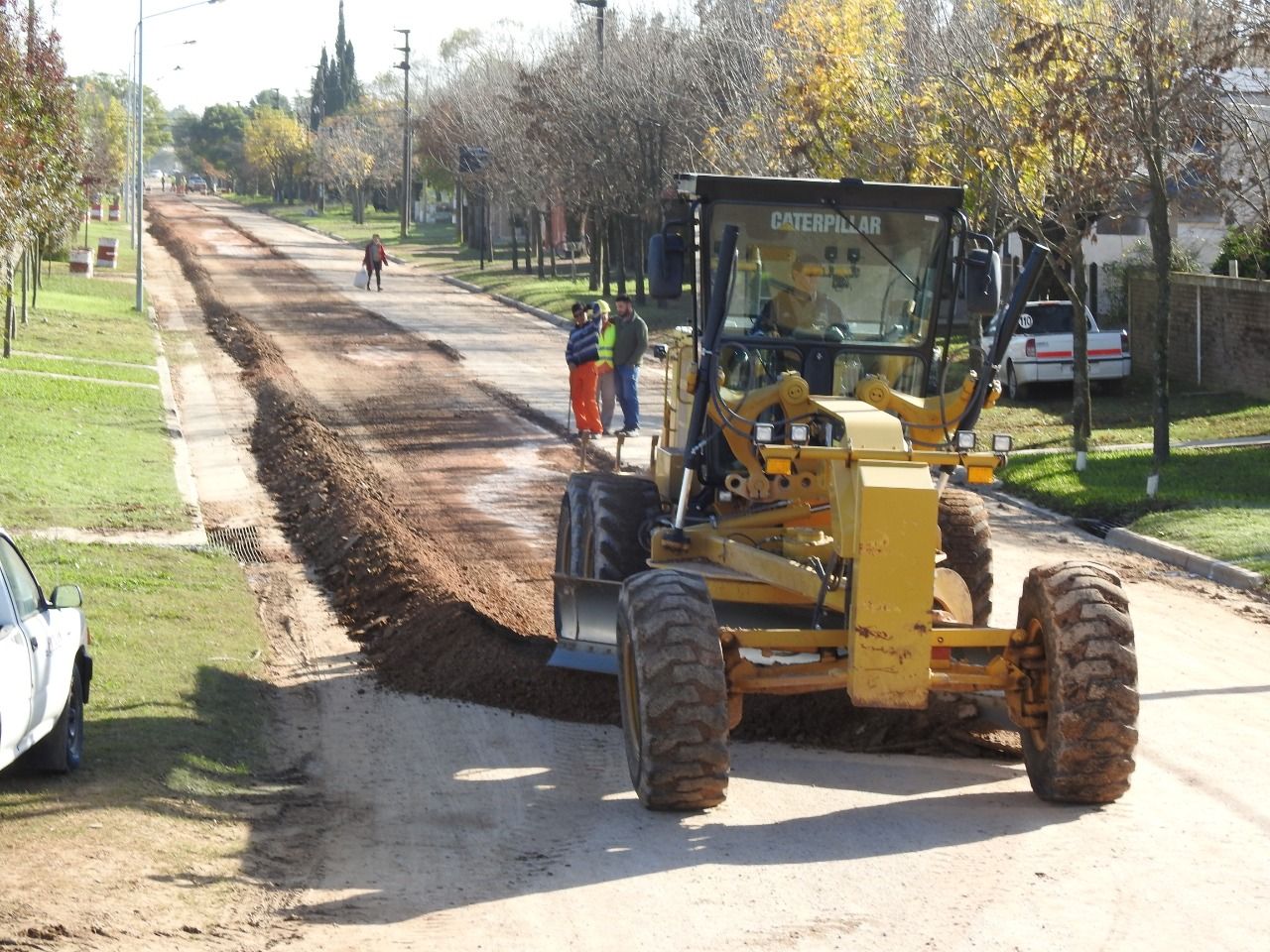 Comenzaron a asfaltar las calles urbanas de la Aldea San Antonio