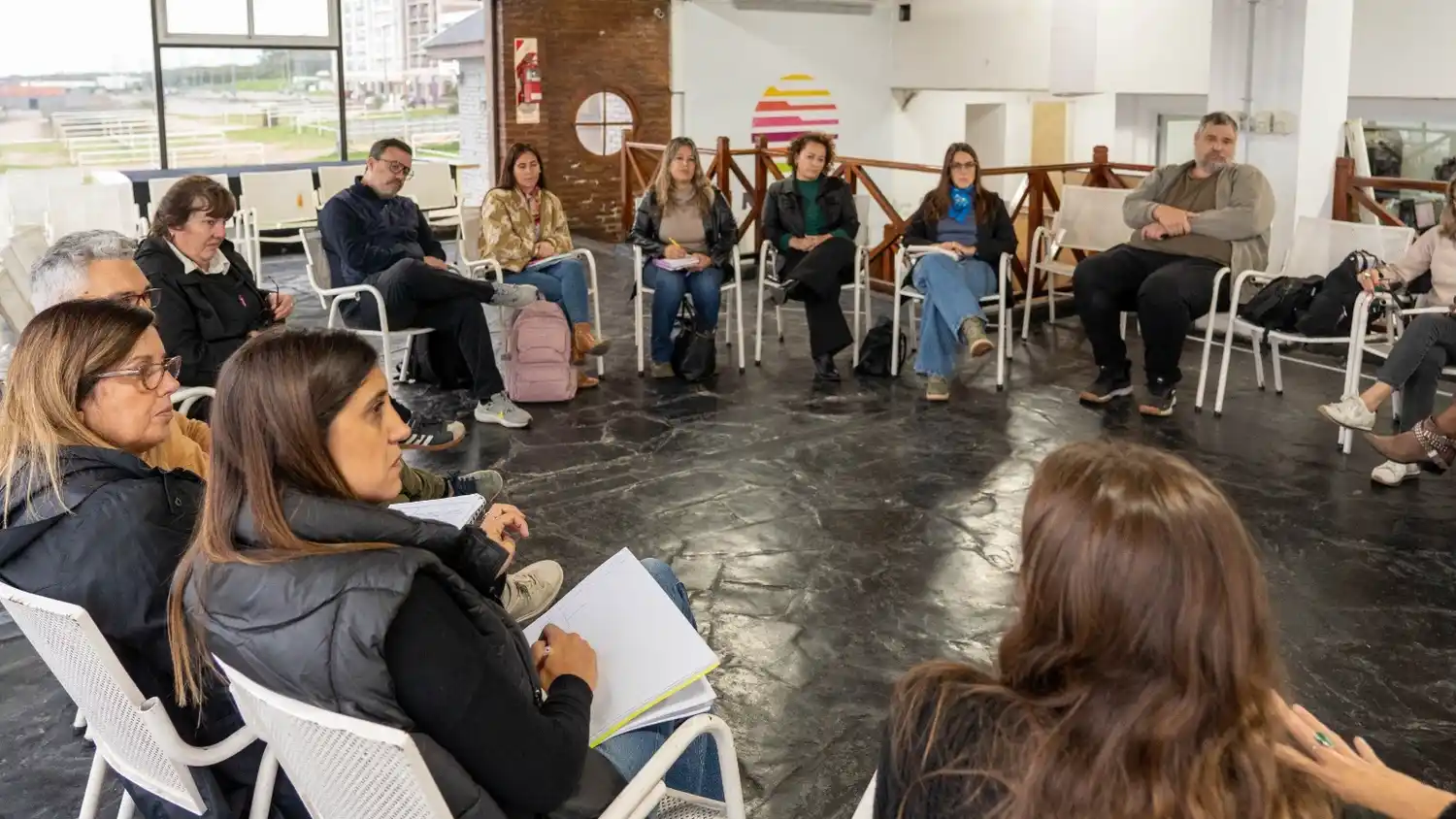 Reunión. Integrantes del Consejo Provincial de Educación y Trabajo