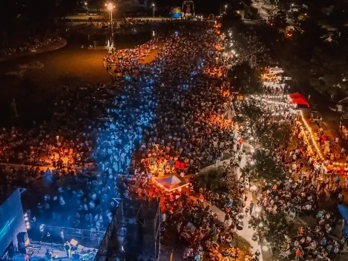 Una multitud estuvo presente en una nueva edición del Festival “Alicia en el Lago”