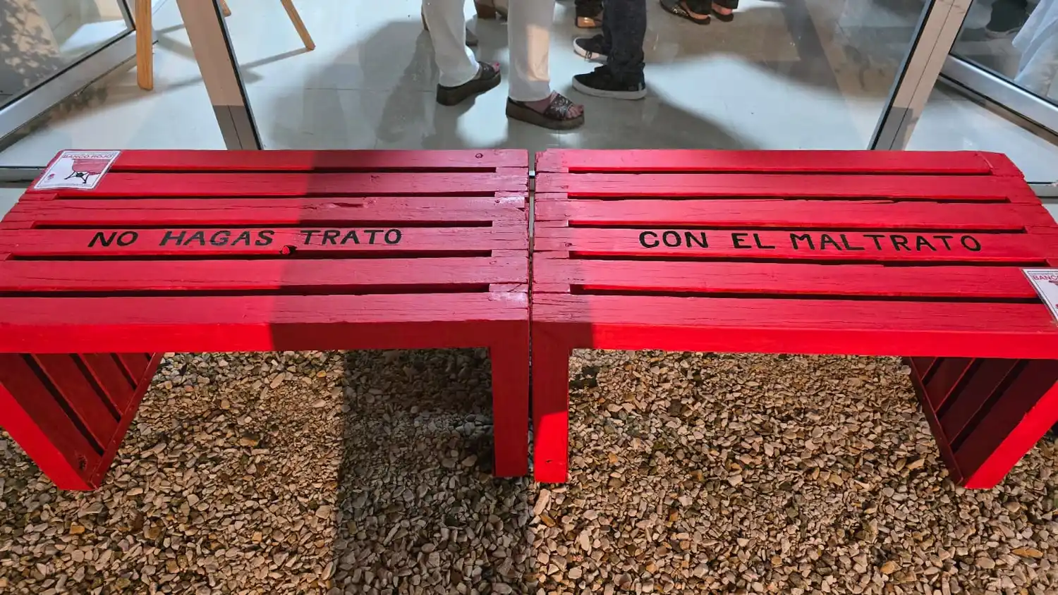 Banco rojo