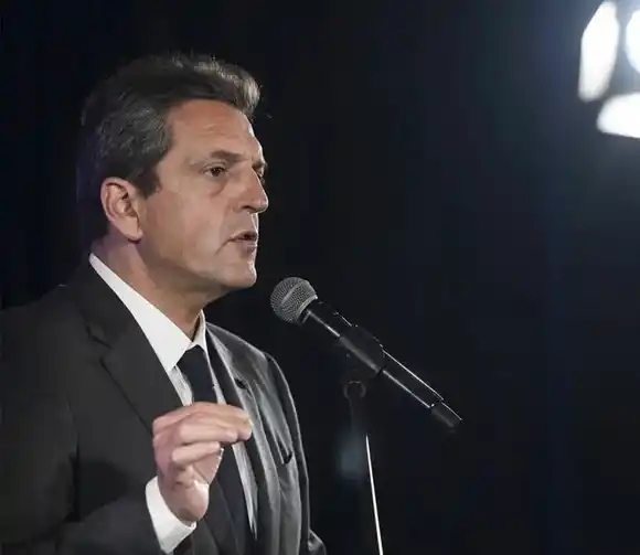 “Si el martes a la noche no está resuelto,  no van a poder sacar un barco”