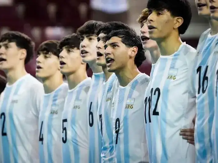 Victoria ante Italia y a cuartos 
de final del Mundial U17