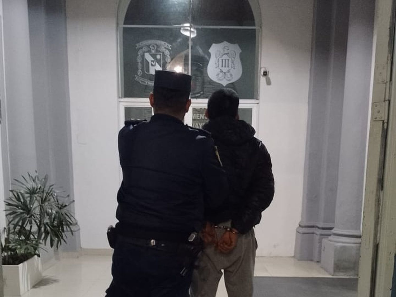 Burló la orden de arresto domiciliario que pesaba sobre él y fue capturado en la vía pública