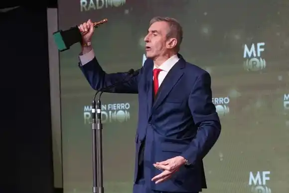 Nelson Castro ganó el Martín Fierro de Oro de Radio AM