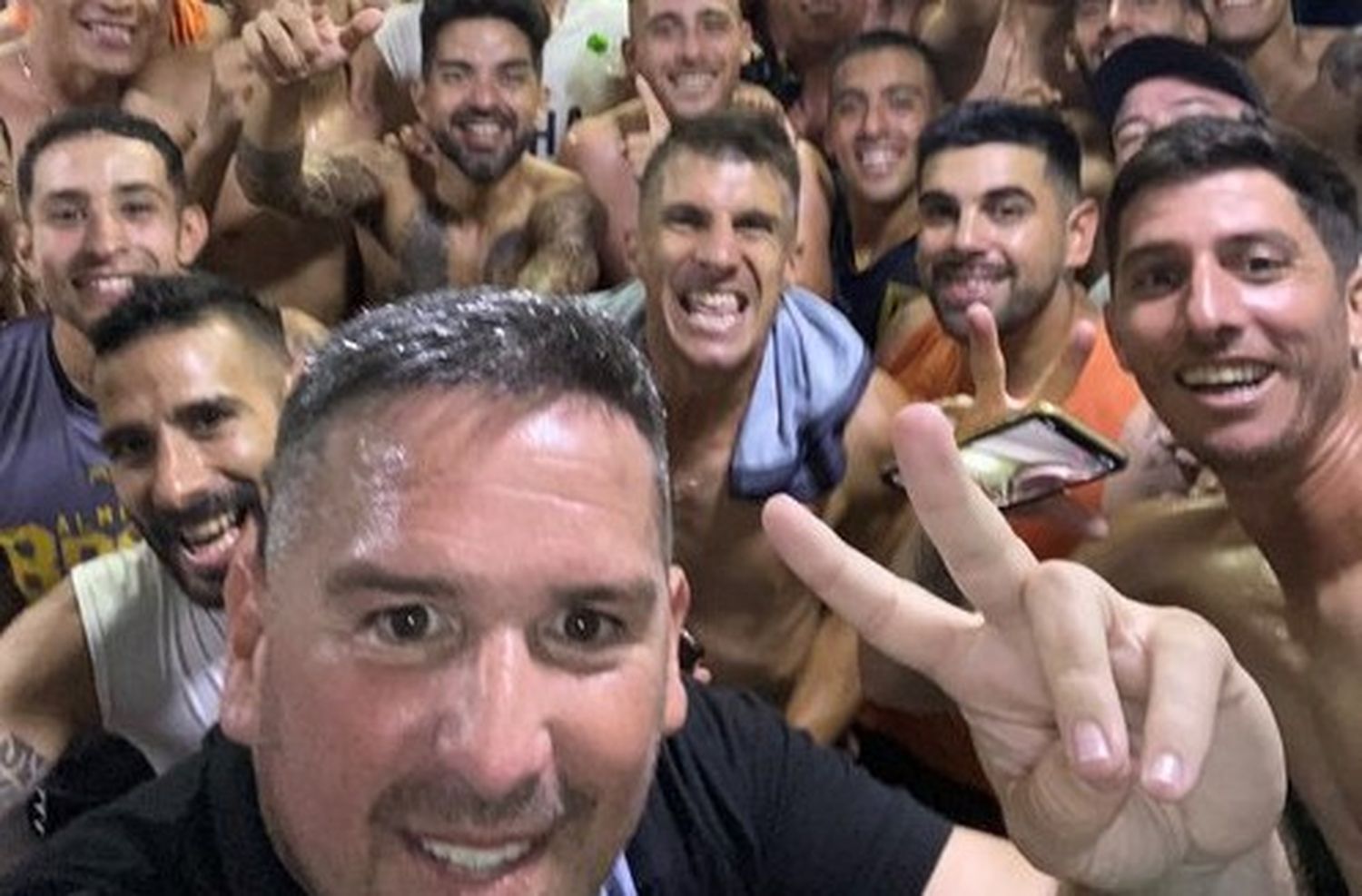 Finoli finoli: El grosero mensaje que publicó el presidente de Almirante Brown para celebrar el ascenso al Nacional