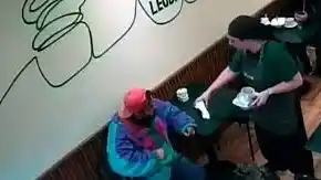 Agresión en Rosario: golpeó a una moza tras negarse a pagar y fue detenido