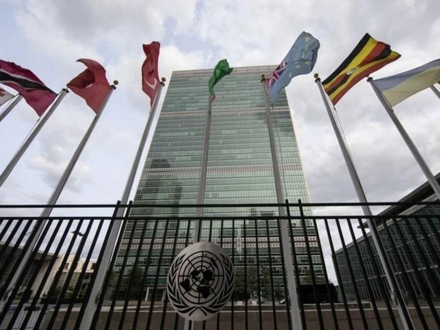 La Asamblea de la ONU adoptó una medida que respalda la solución de dos Estados