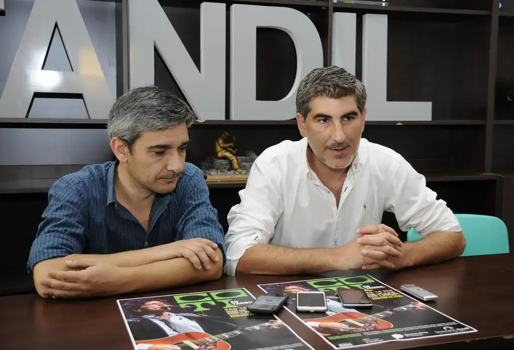 Invitan a los vecinos a disfrutar del recital de Coti en la renovada Pujol