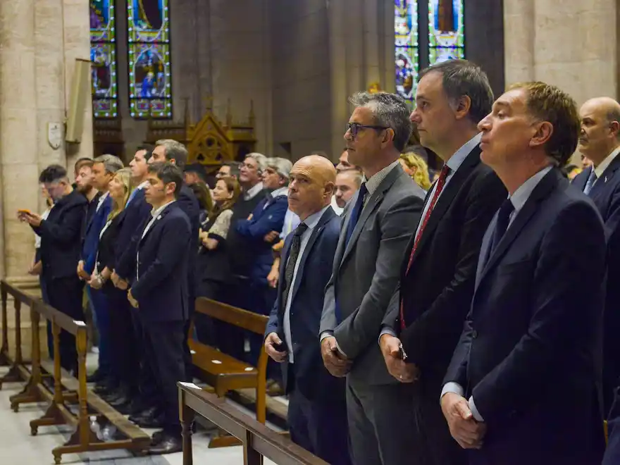 Adorni y Kicillof coincidieron en Luján, pero Villarruel no asistió a la misa por el Papa Francisco