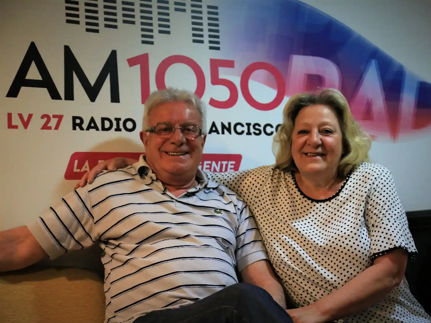 Pirincho Camoletto, la voz que nunca  se apagará. En la voz, junto a su colega Ana María Badella. (Archivo)