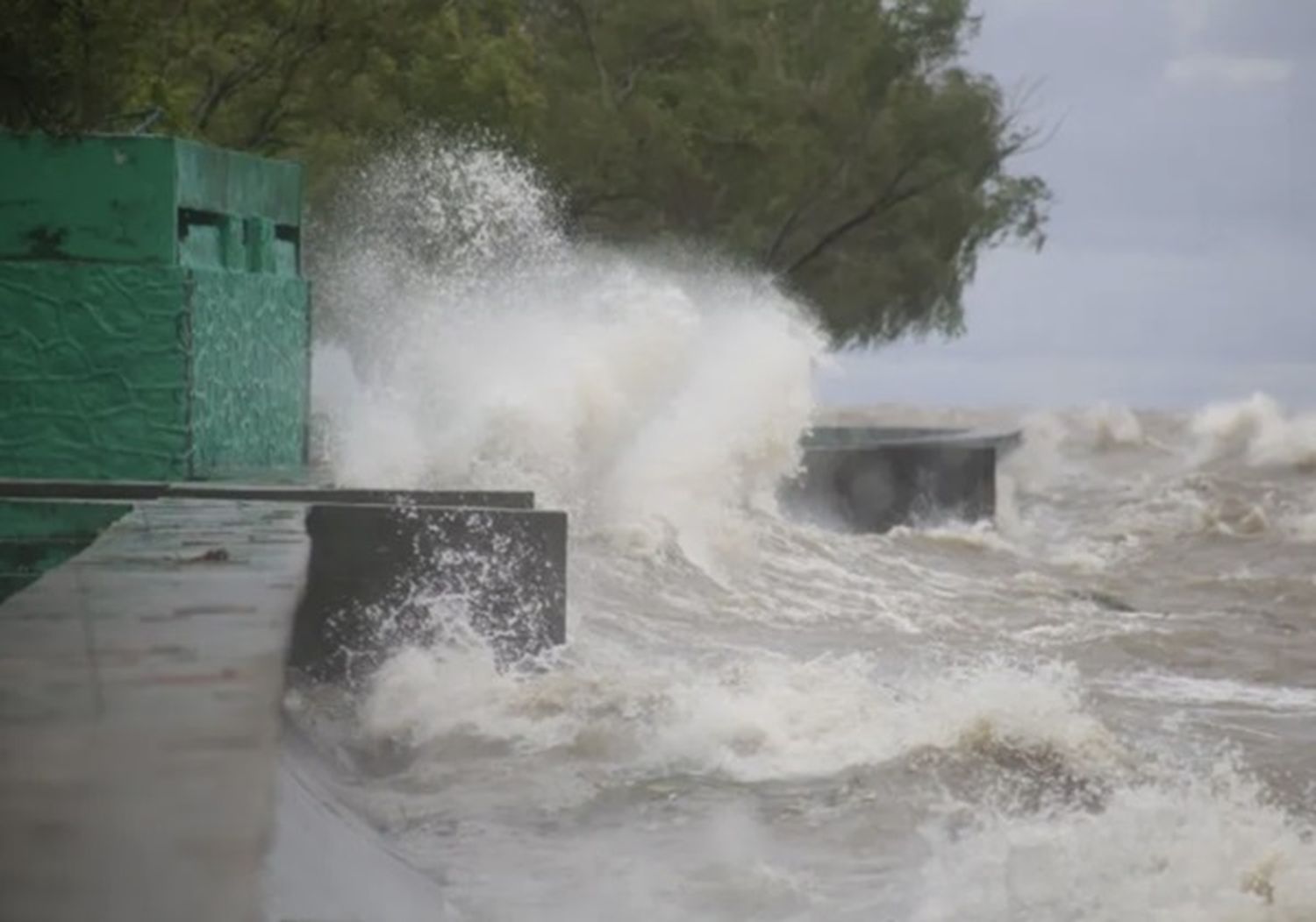 En Ensenada hay al menos 50 evacuados por el temporal: "La situación nos superó", reconoció el intendente Secco