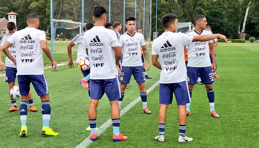 El Sub 20 se probó y hoy emprende el viaje a Chile