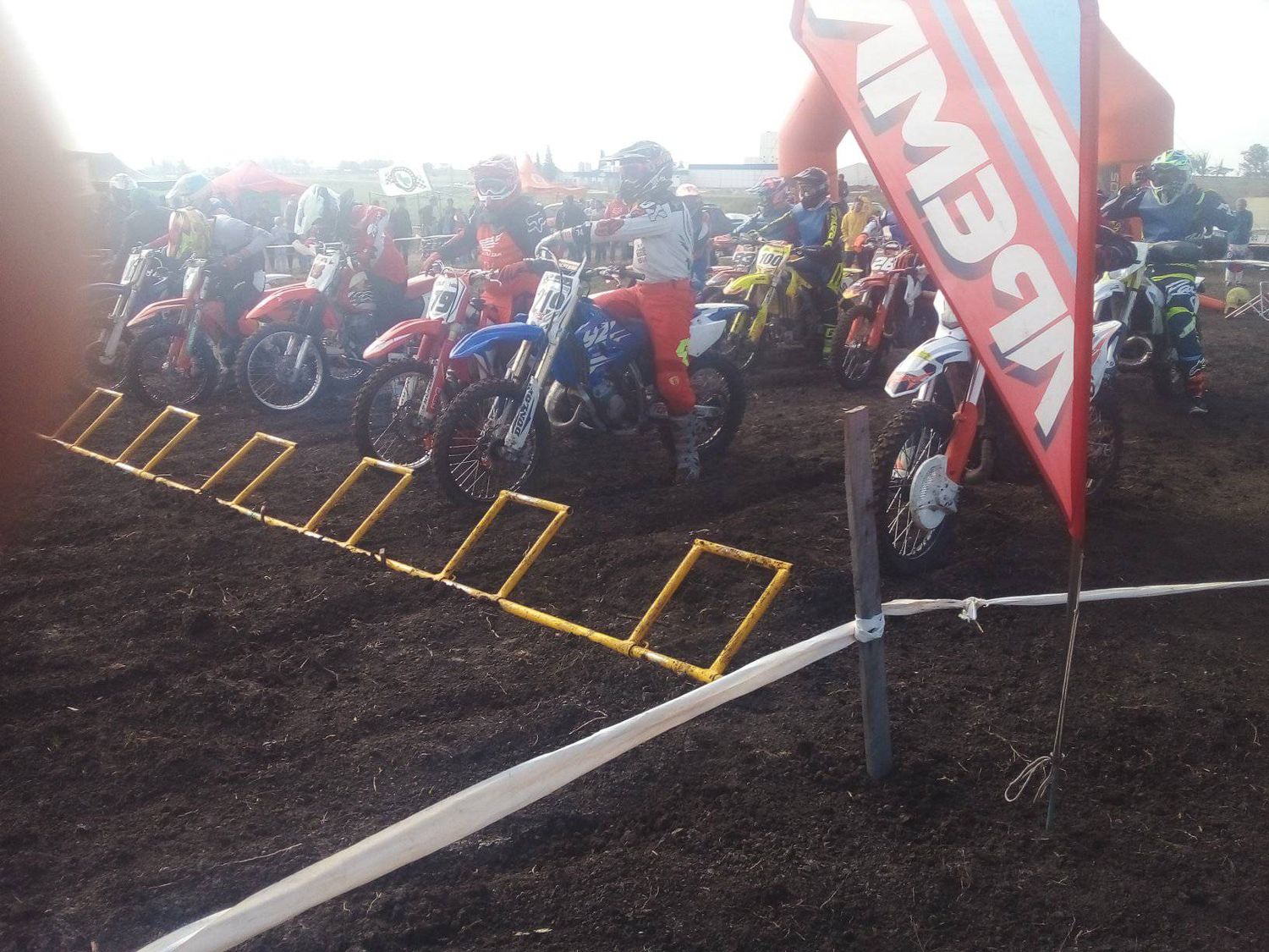 El circuito "MX Galarza" estuvo a la altura las circunstancias y creemos que no será la última fecha que tenga nuestra localidad del EnduroCross.