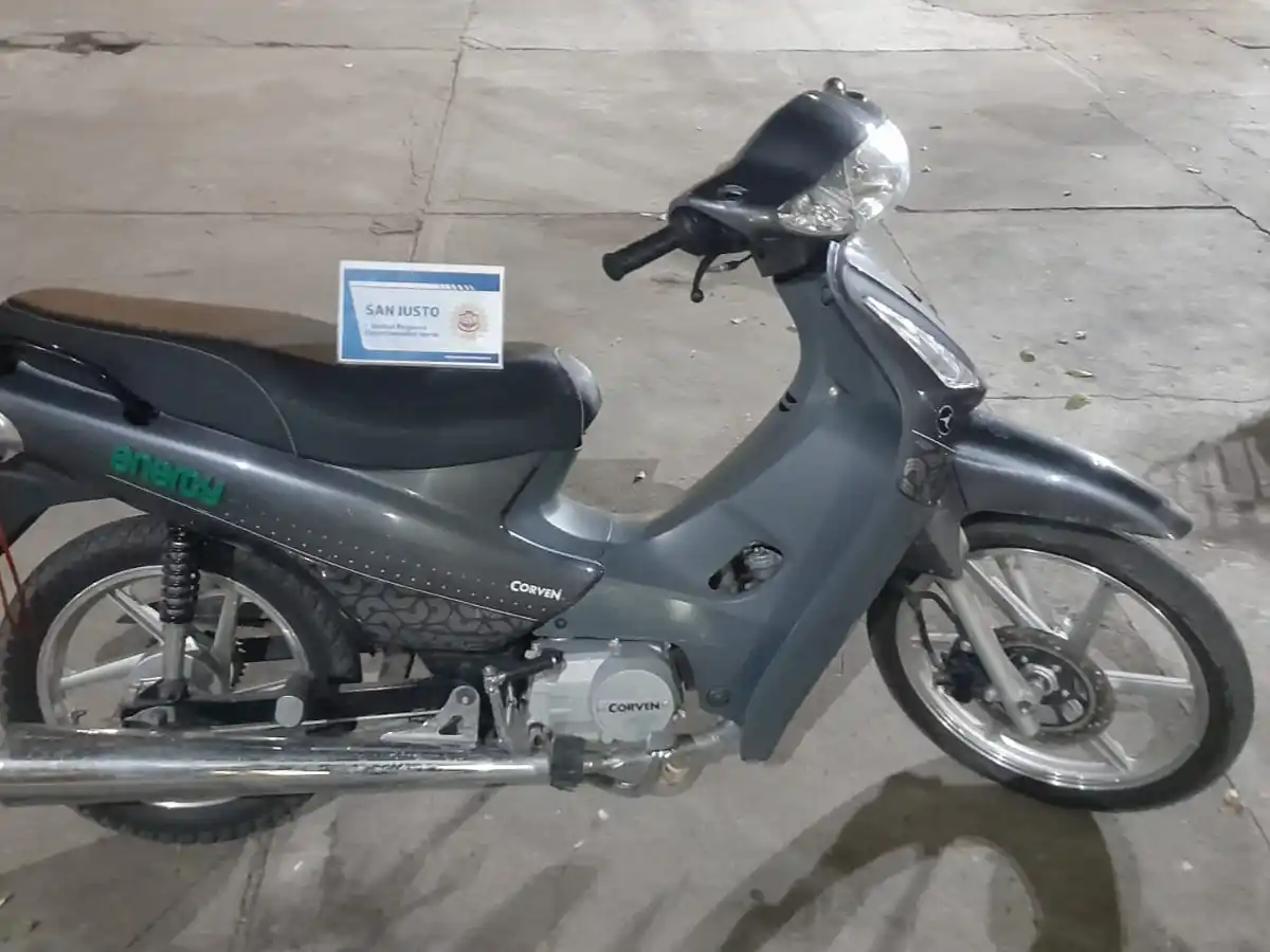 Robo y persecución en barrio Parque