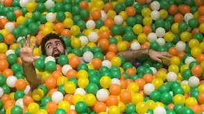 Psicología con Juan - Cuándo los niños quieren ser grandes y los adultos niños