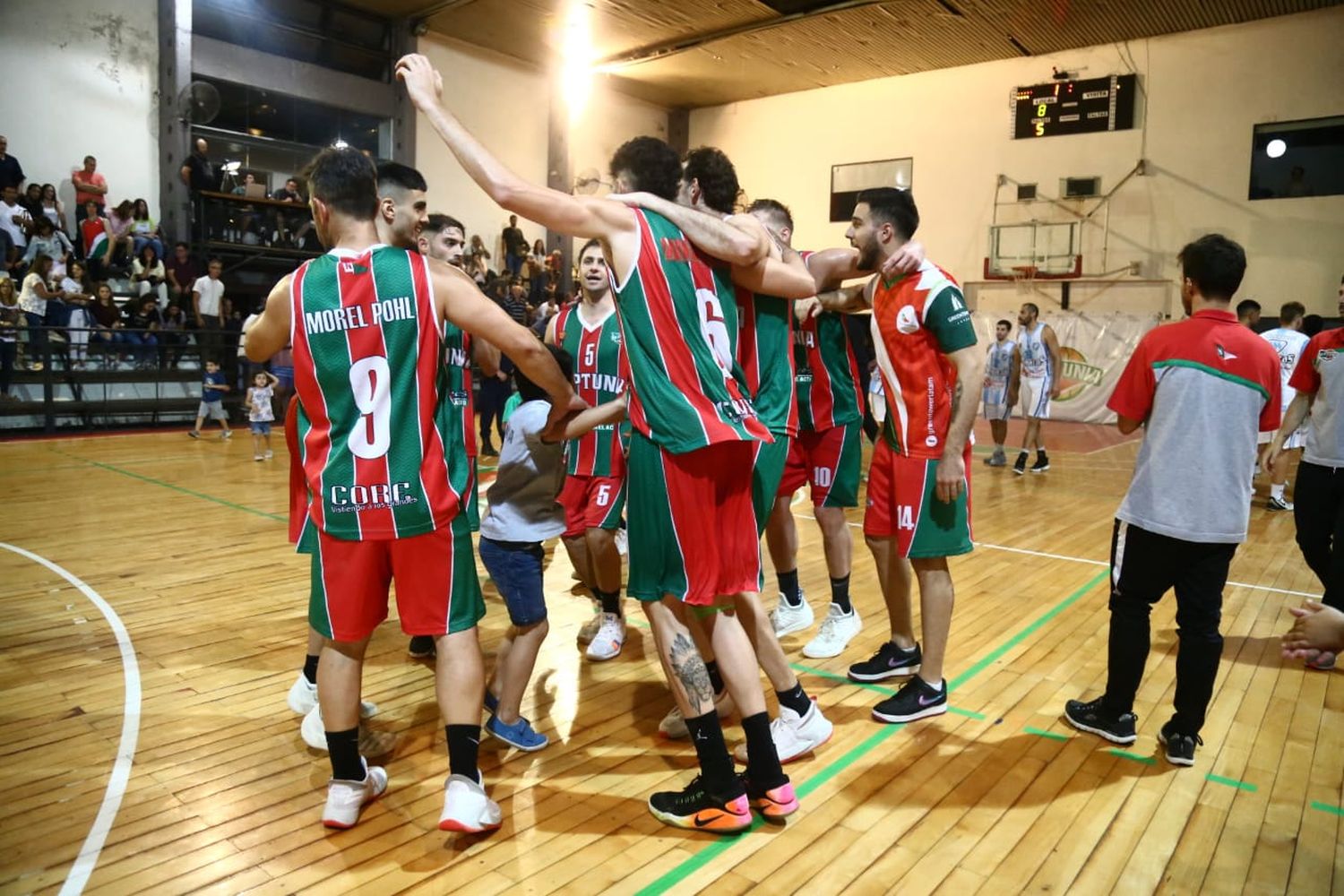 Neptunia mejoró su defensa y sumó un buen triunfo ante Regatas Uruguay