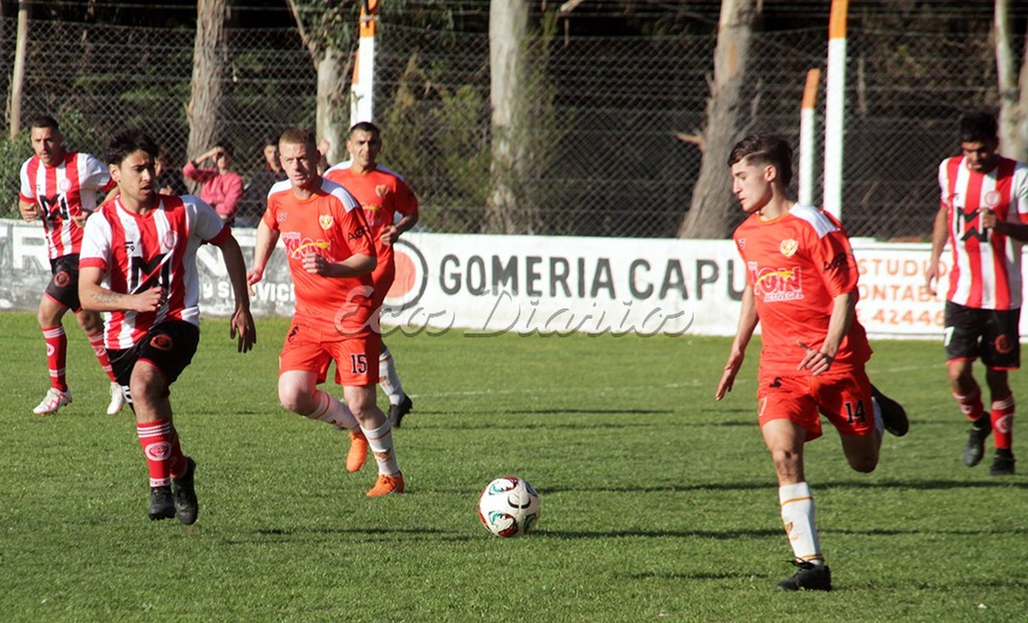 Villa Díaz Vélez goleó a Huracán en condición de local