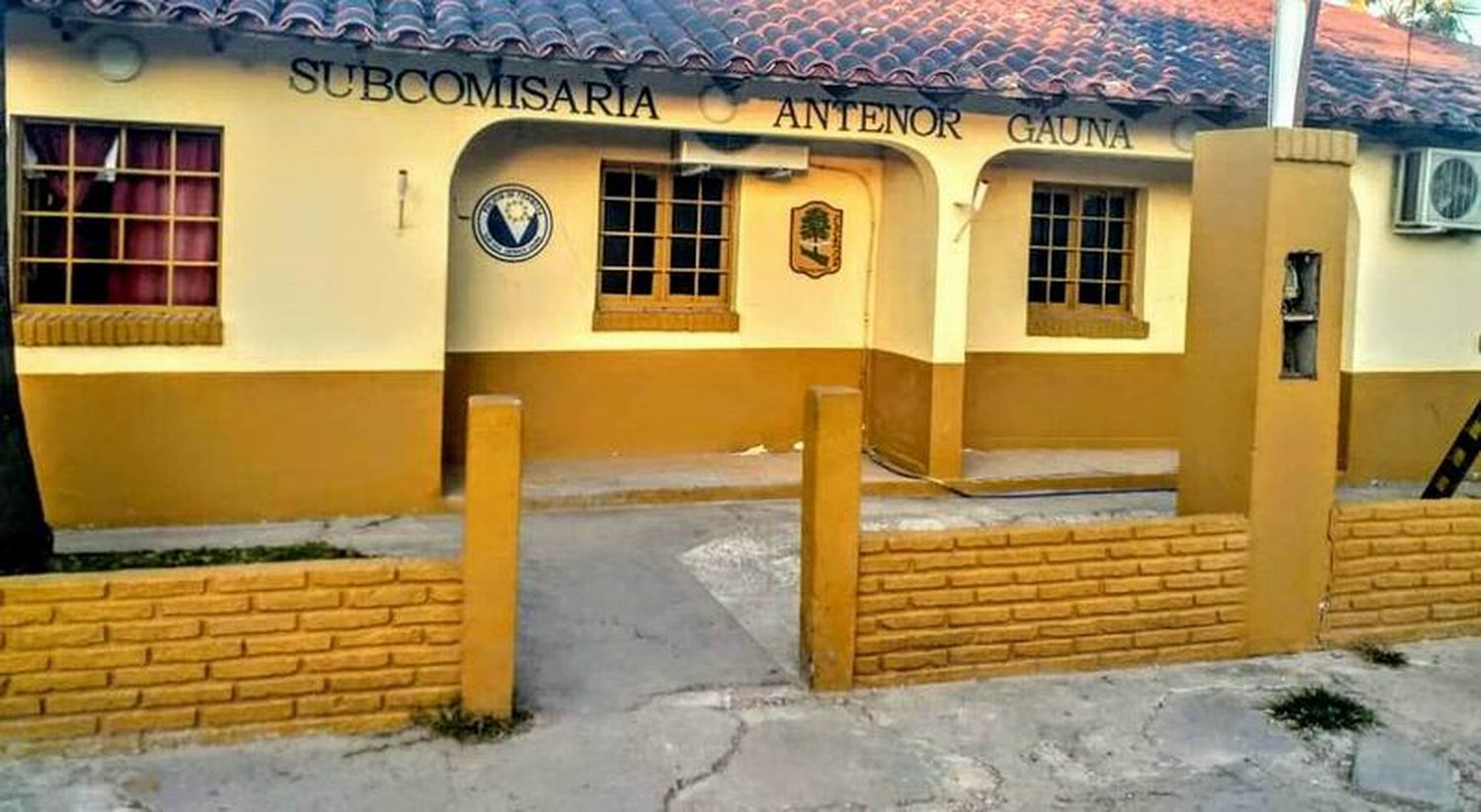 Dos jóvenes fueron detenidos por
golpear y apuñalar a un hombre