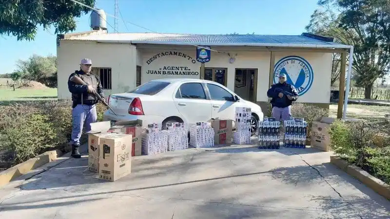 Secuestran un vehículo y cigarrillos sin
aval aduanero en la Ruta Provincial N.º 9