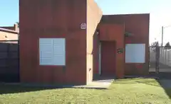 Una familia reclama hace una década por su vivienda en el barrio construido por el Municipio de Tandil