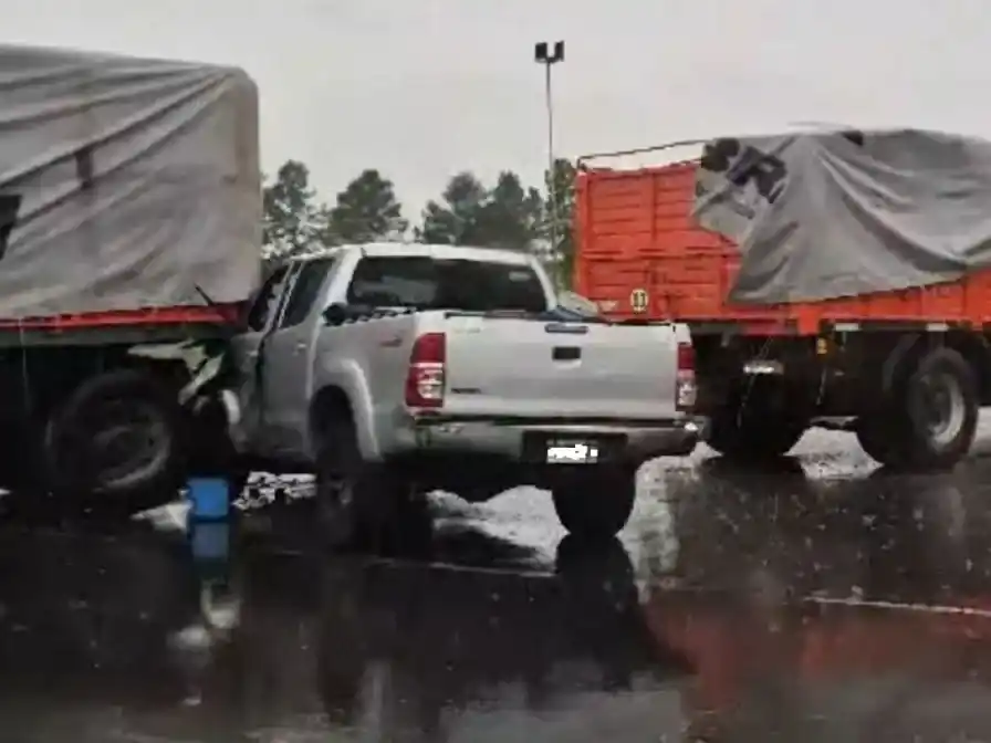 Grave accidente en el cruce de las rutas 14 y 16: un conductor hospitalizado tras un fuerte impacto