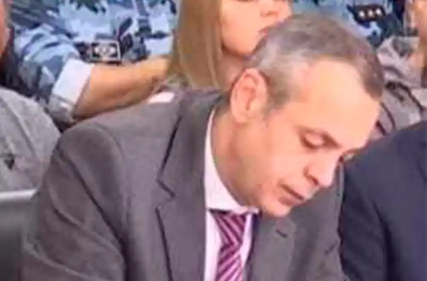 "Wenchy" Méndez toma la defensa de "El Faraón del pollo"