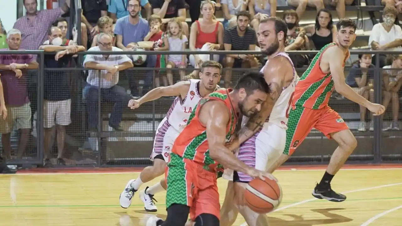 Neptunia rinde un complicado examen ante el líder La Unión