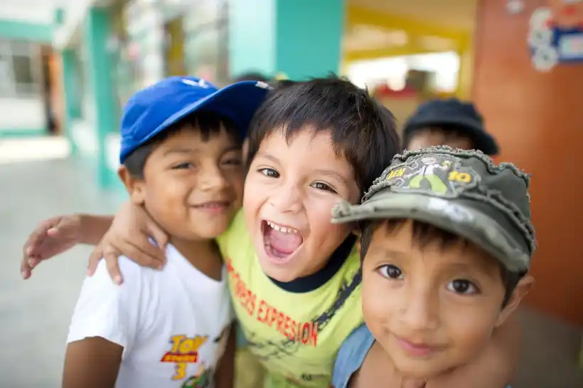 Los hogares con padres que no terminaron la primaria cuadruplican los niveles de pobreza de aquellos que la tienen
