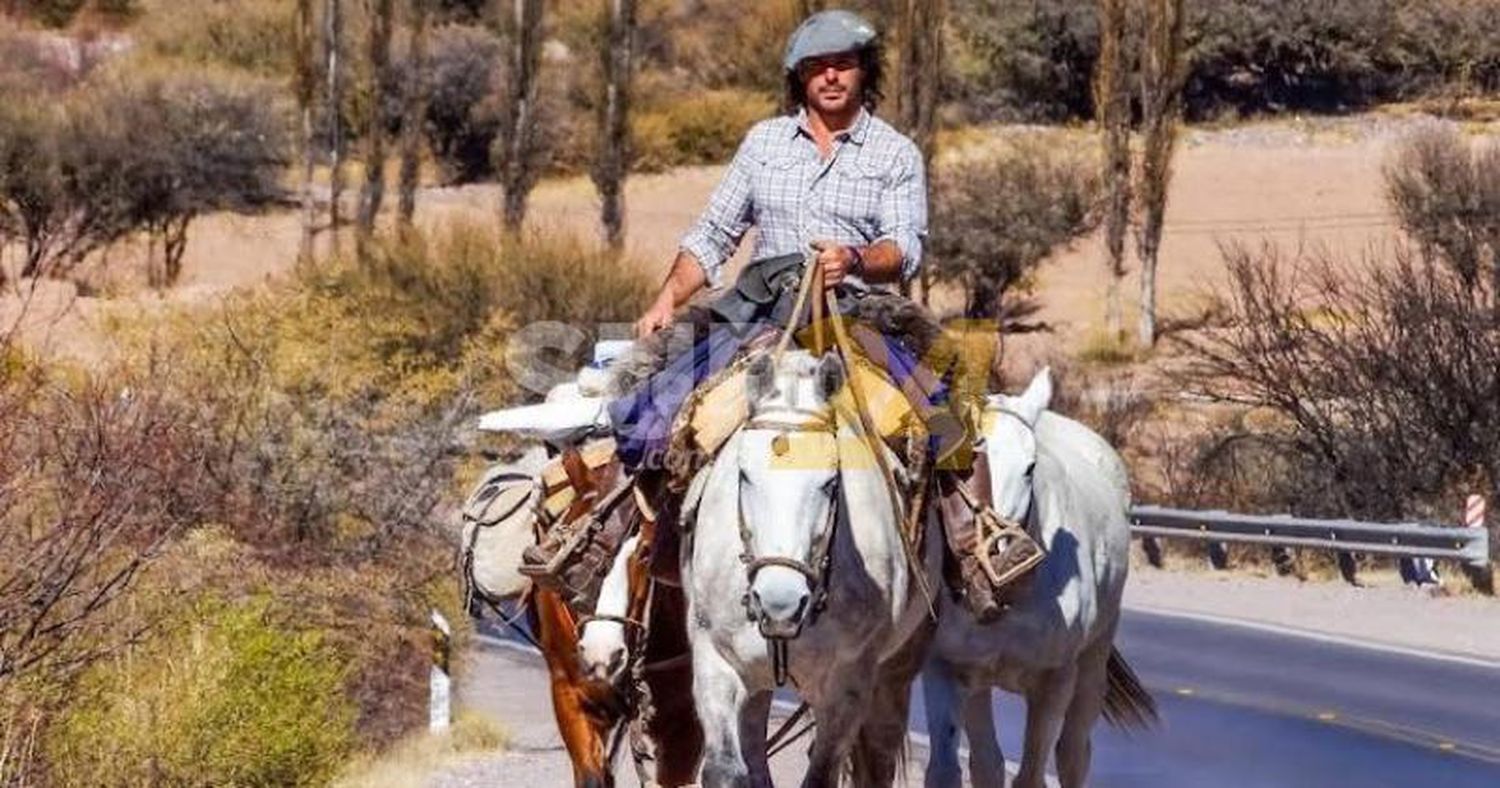 Un abrazo a la Patria que duró 14 meses a caballo