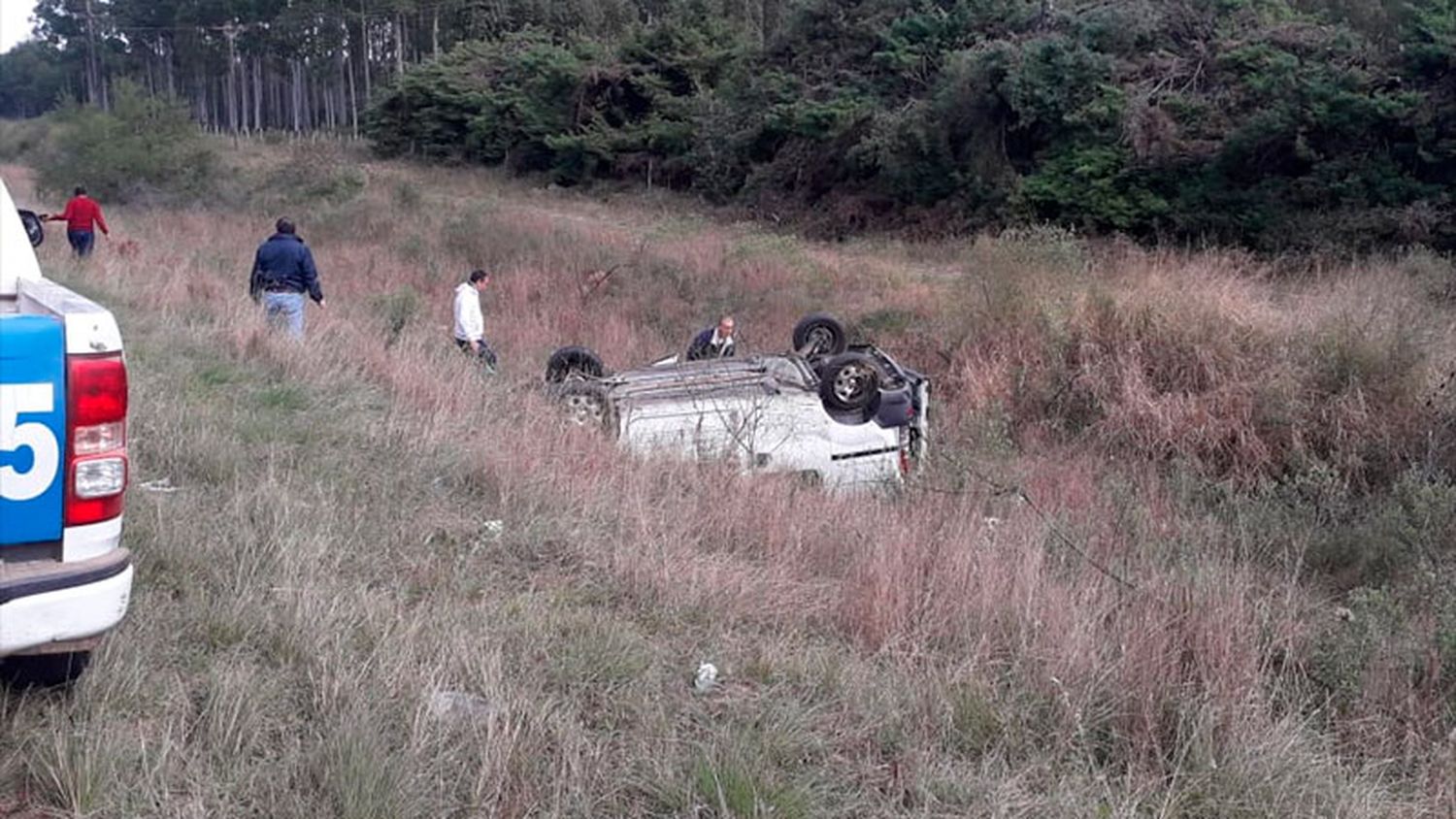 Hospitalizaron a dos mujeres tras volcar su vehículo en la Ruta Nacional 14