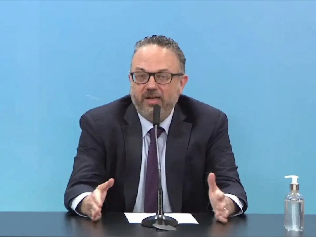 Kulfas afirmó que "se está evaluando" modificar la prohibición de despidos y la doble indemnización