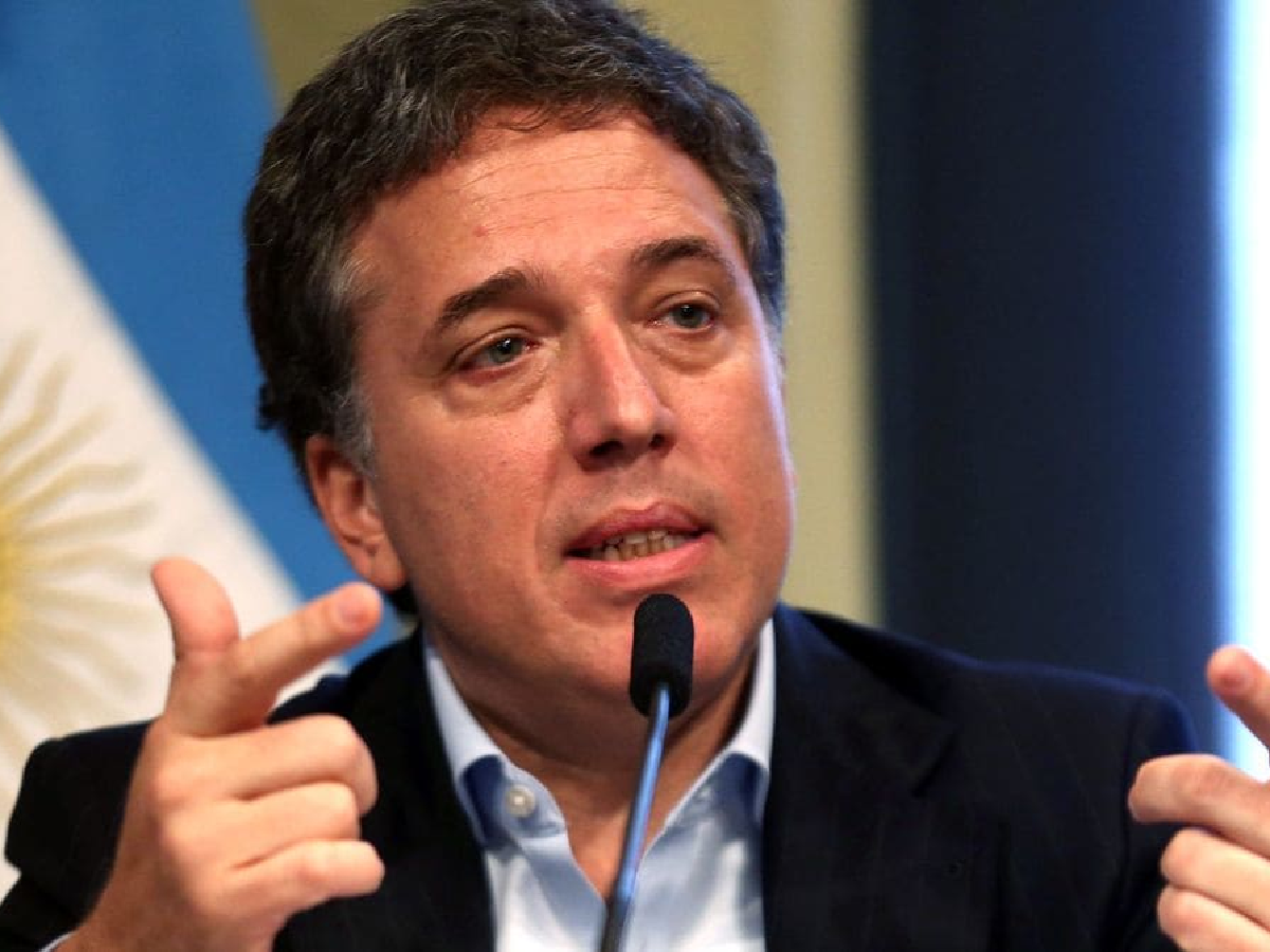  Dujovne: las subas salariales "van a ganarle" a la inflación 