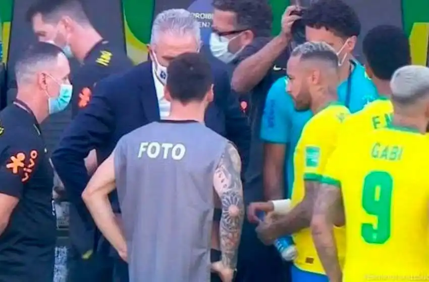 Los memes explotaron durante la suspensión del partido entre Argentina y Brasil