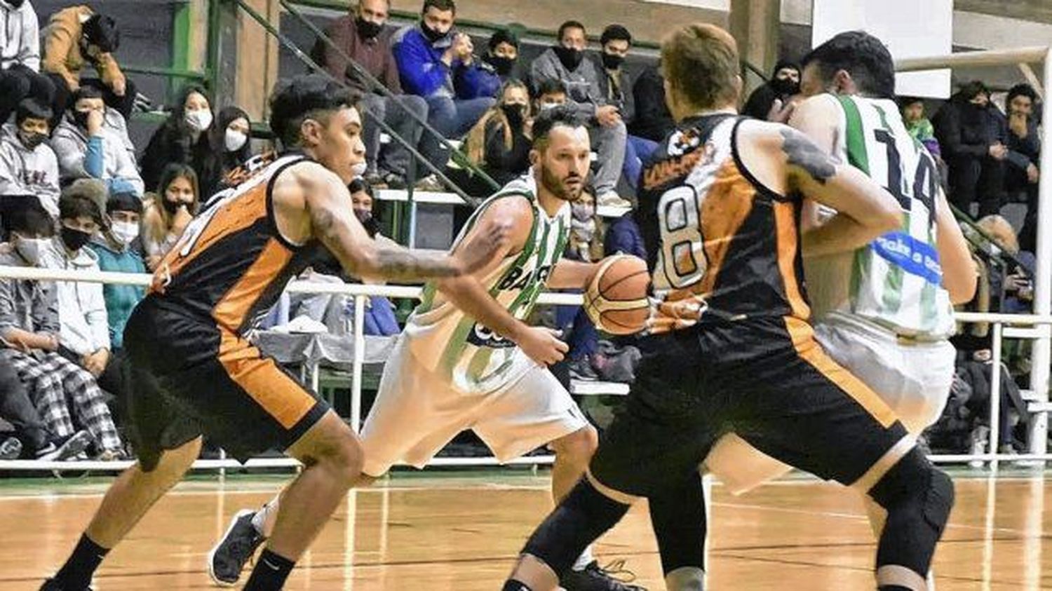 Básquet: los técnicos de Urquiza y Bancario analizan la semi