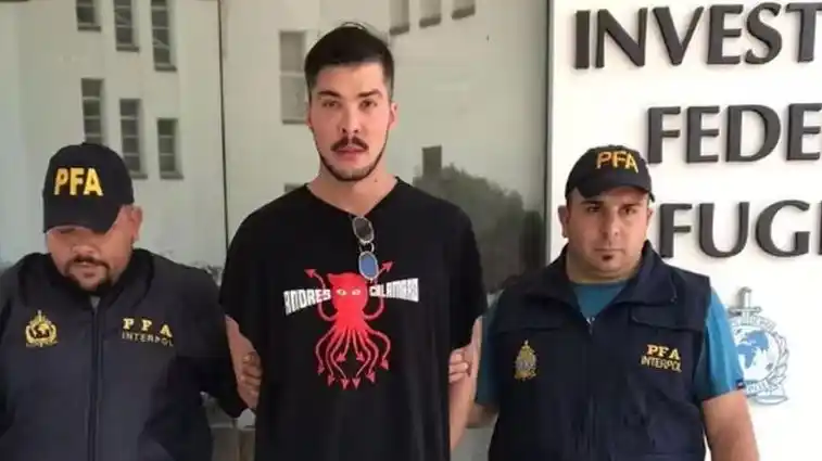Detuvieron en Argentina a un famoso cantante mexicano: está acusado de abuso sexual a menores de edad