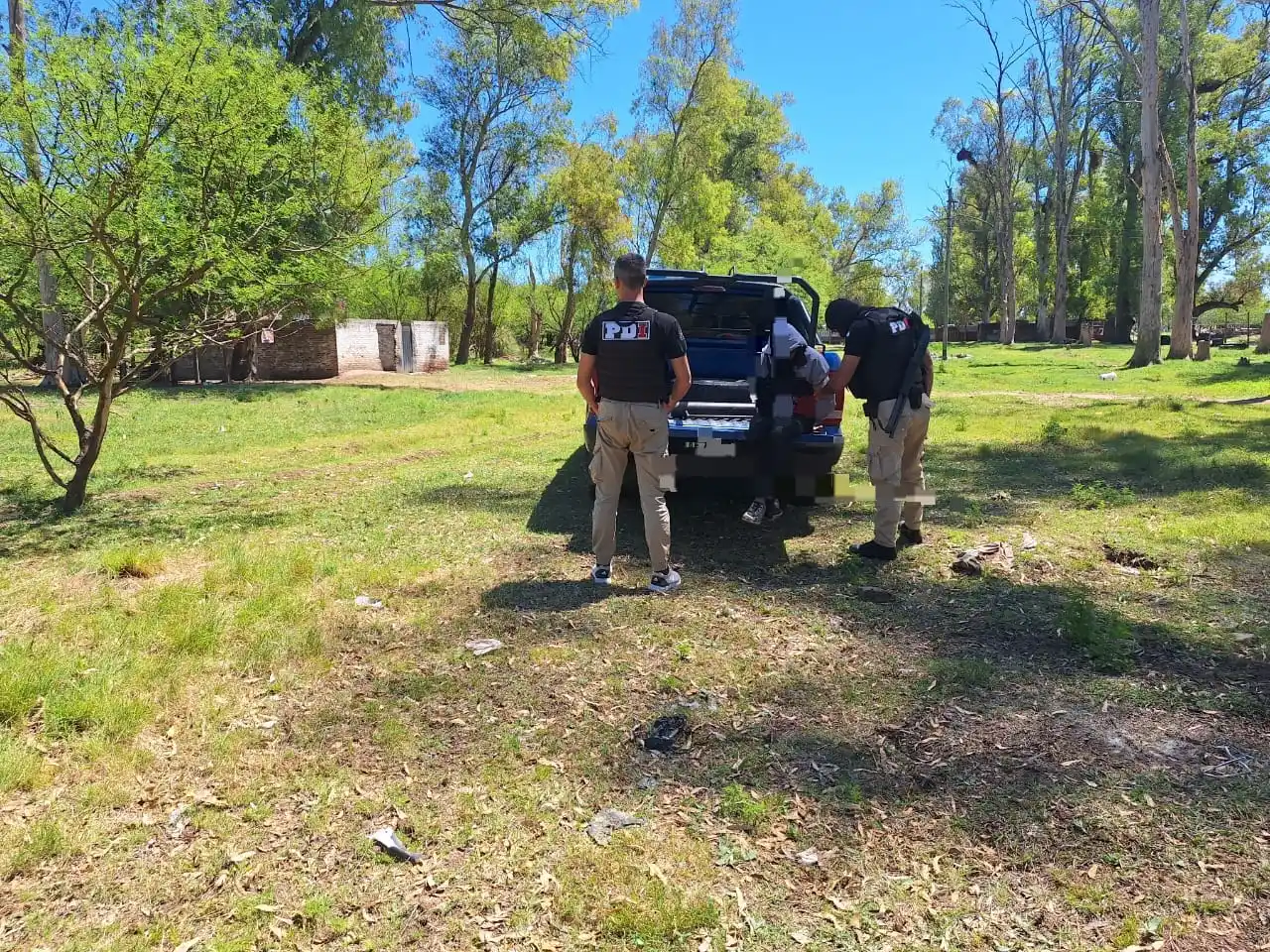 Cinco allanamientos simultáneos por microtráfico: irrumpieron con disparos antitumulto