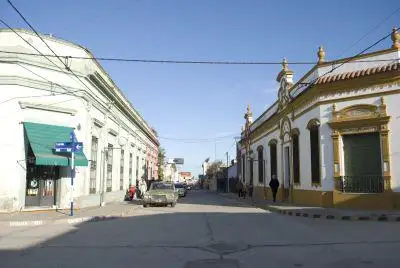 Un empleado municipal murió arrollado mientras asfaltaban una calle