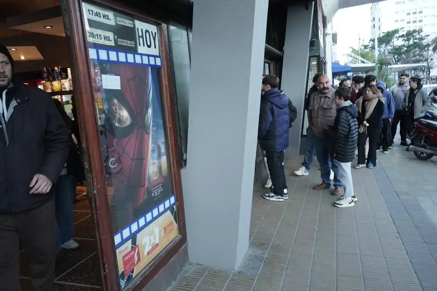 cine cola