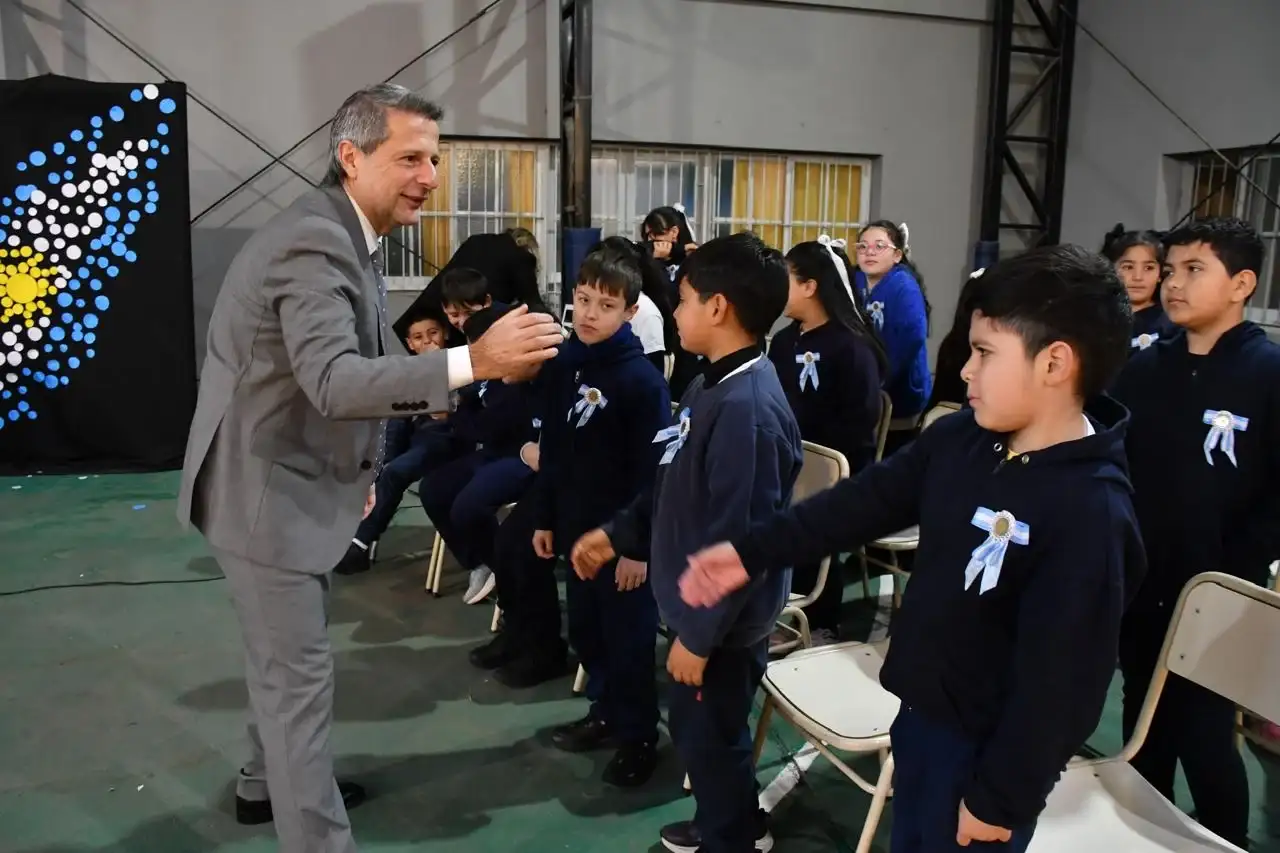 Con emoción y orgullo, alumnos de cuarto grado prometieron lealtad a la Bandera