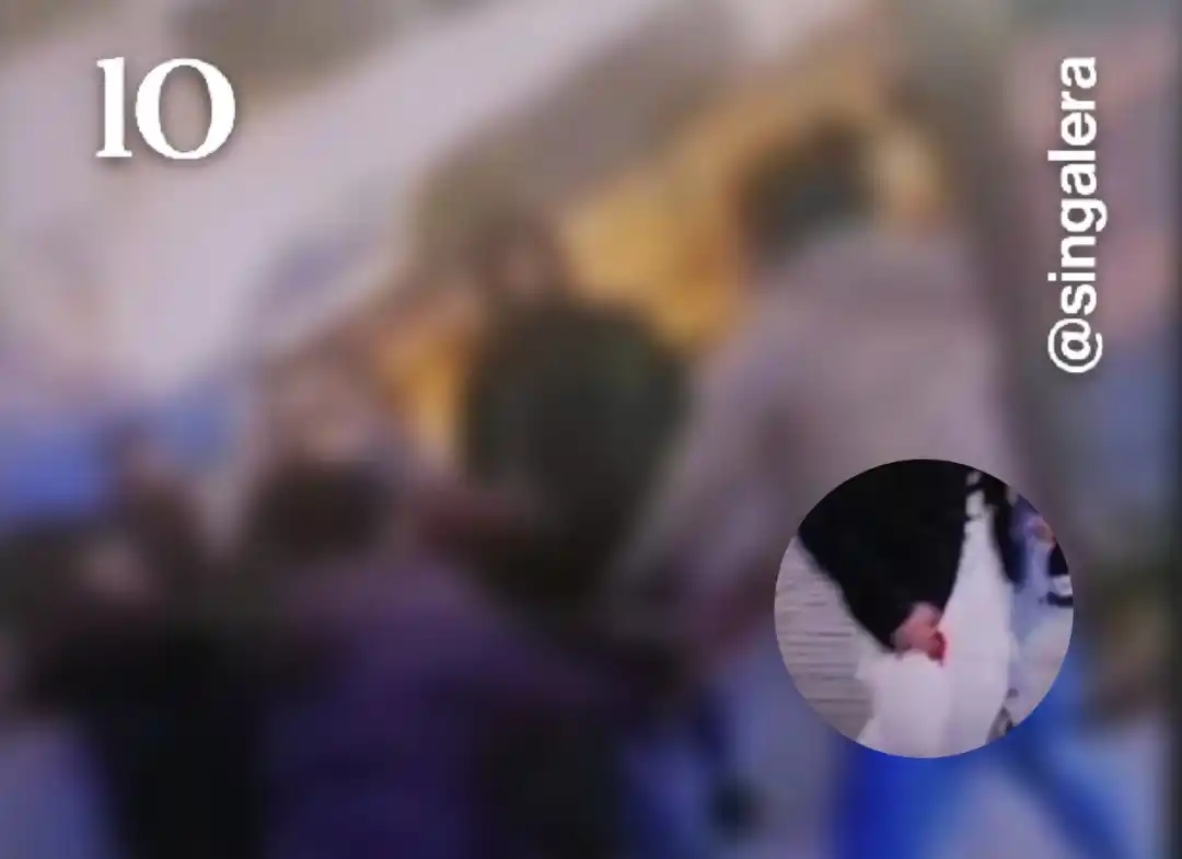 La sangre en el pantalón blanco de una las protagonistas, tras la pelea.