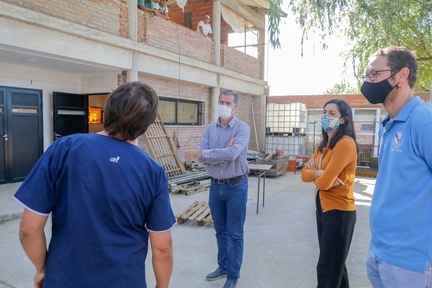 El intendente Piaggio recorrió la obra del Hogar de Cristo